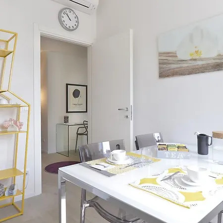 Ur-nest Vestri - Golden Daire